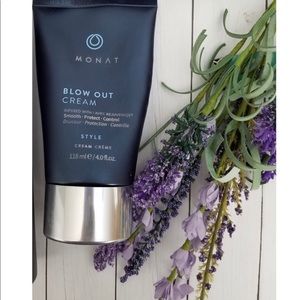 Monat Blow Out Cream